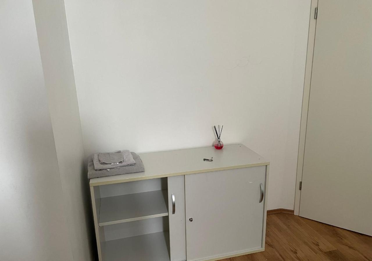 Homestay Le Wolf - 1 Dans Un T3 - 5mn Tram Du Centre - 15mn Tram Gare Tgv - Wifi - Parking